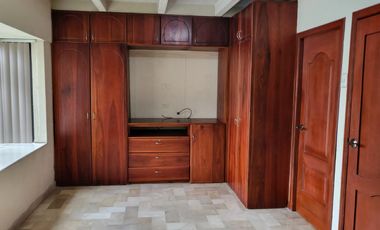 Casa de alquiler en la Urb. Saint Gallen, sector City Mall.