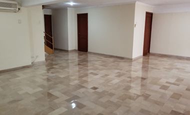 Casa de alquiler en la Urb. Saint Gallen, sector City Mall.