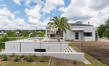Casas en complejo con costa al lago