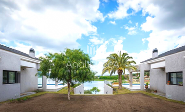 Casas en complejo con costa al lago