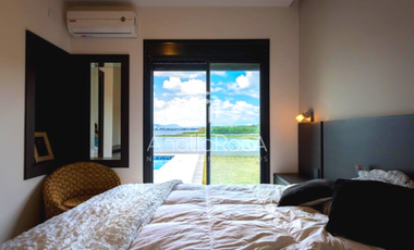 Casas en complejo con costa al lago