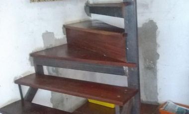 casa en 2 plantas,con gran parque al fondo