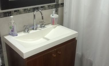 casa en 2 plantas,con gran parque al fondo