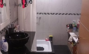 casa en 2 plantas,con gran parque al fondo