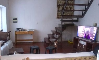 casa en 2 plantas,con gran parque al fondo