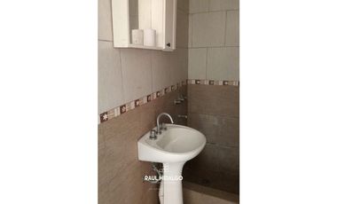 PH DE 2 AMBIENTES CON PATIO EN FELIX U. CAMET