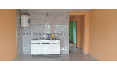 PH DE 2 AMBIENTES CON PATIO EN FELIX U. CAMET