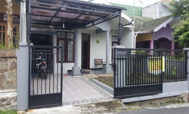 Rumah Minimalis Dekat Alun2 Batu Malang.