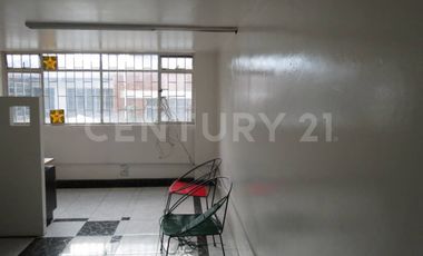 ARRIENDO OFICINA CON MUY BUENA UBICACIÓN