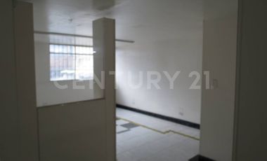 ARRIENDO OFICINA CON MUY BUENA UBICACIÓN