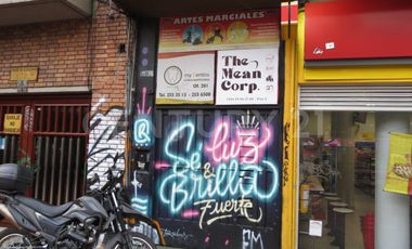 ARRIENDO OFICINA CON MUY BUENA UBICACIÓN
