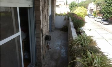 ***RETASADO****PH AL FRENTE EN PRIMER PISO CON BALCÓN