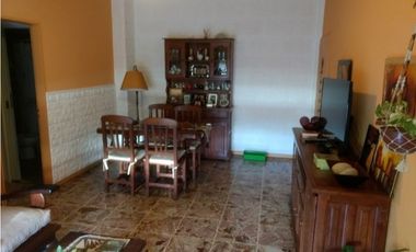 ***RETASADO****PH AL FRENTE EN PRIMER PISO CON BALCÓN