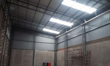 Excelente galpón en alquiler