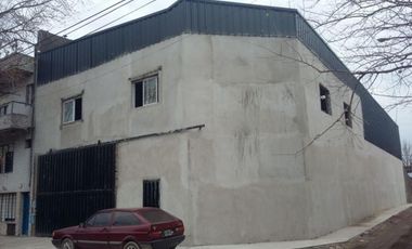 Excelente galpón en alquiler