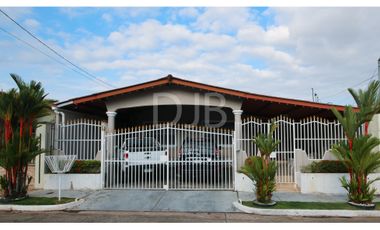 Vendo casa en Brisas del Golf $220.000 #483