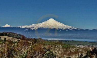 Parcela con espectacular Vista al Volcan y Lago