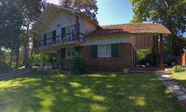 CASA 4 AMBIENTES CON EXCELENTE UBICACIÓN