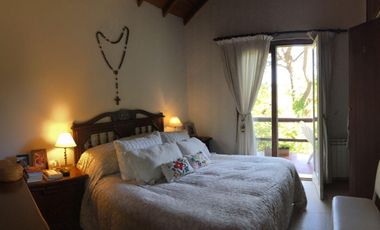 CASA 4 AMBIENTES CON EXCELENTE UBICACIÓN