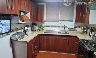 Casa en venta de 3 dorm. en Curicó