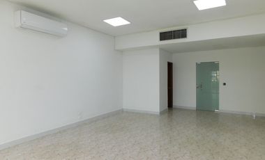 oficina en arriendo/venta en chambacu. Cod A92980
