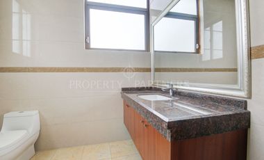 Se vende casa en cercanías metro rojas Magallanescon un gran terreno, pisci