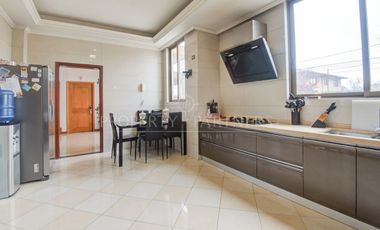 Se vende casa en cercanías metro rojas Magallanescon un gran terreno, pisci