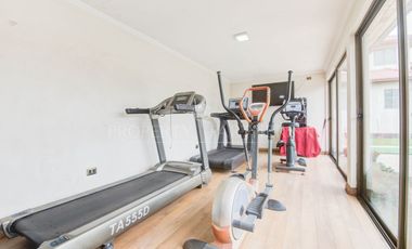 Se vende casa en cercanías metro rojas Magallanescon un gran terreno, pisci