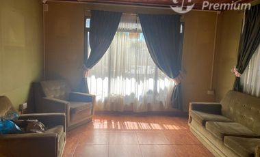 Casa en venta de 4 dorm. en Curicó