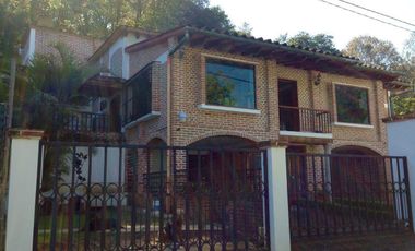 Casa en venta en Coatepec zona Briones