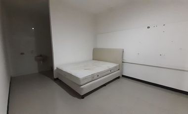Rumah Carport 2 Mobil di Babatan Mukti Termurah