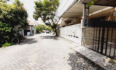 Rumah Carport 2 Mobil di Babatan Mukti Termurah