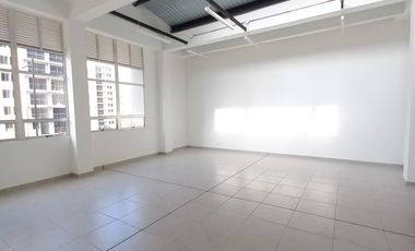 apartamento en arriendo en conjunto residencial eco santa cruz piso 10. Cod A14043