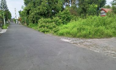 Tanah Istimewa strategis Pinggir jalan aspal di Lempongsari Palagan