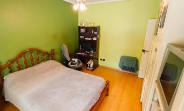 Venta Casa en Lanús Oeste 4 ambientes Modernos y Cálidos con Garaje 2 autos y fondo libre