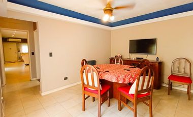 Venta Casa en Lanús Oeste 4 ambientes Modernos y Cálidos con Garaje 2 autos y fondo libre