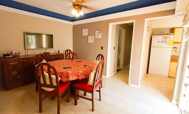 Venta Casa en Lanús Oeste 4 ambientes Modernos y Cálidos con Garaje 2 autos y fondo libre