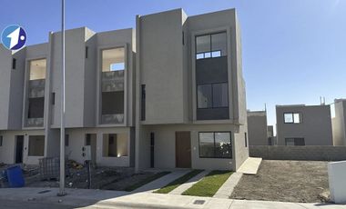 Se vende casa de 4 recámaras en Vizcaino Residencial, Tijuana