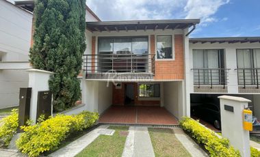 casa en arriendo en cumbres. Cod A776451