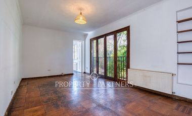 Amplia casa en venta cercana a parque Metropolitano, Providencia.