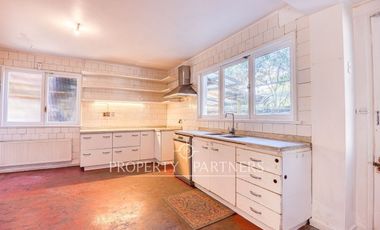 Amplia casa en venta cercana a parque Metropolitano, Providencia.