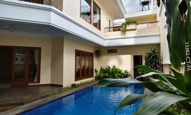 Disewakan Rumah Siap Huni Dilengkapi Swimming Pool DiPondok Indah