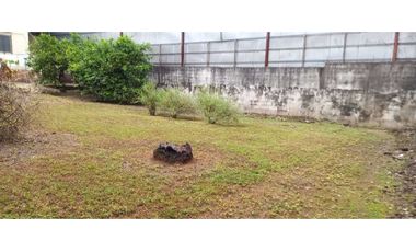 SE VENDE CASA SEPARADA EN 3 UNIDADES, RIO ABAJO DE 800M2
