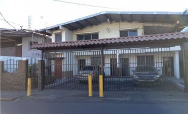 SE VENDE CASA SEPARADA EN 3 UNIDADES, RIO ABAJO DE 800M2