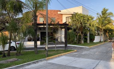 Casa  de lujo en VENTA en fraccionamiento Rincón del Conchal