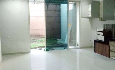 Disewakan Rumah Bagus Murah di Prambanan Residence, Surabaya