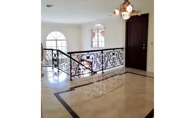 CASA EN CONDADO DEL REY CON PISCINA Y 6 RECAMARAS + CBS