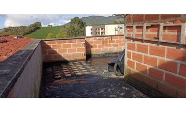 VENTA APARTAMENTO 99 mts2 EL CARMEN DE VIBORAL SECTOR CENTRO