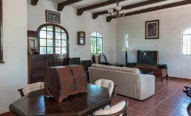 Casa en venta,  Estilo Colonial, Chicxulub Pueblo, cerca de la playa.