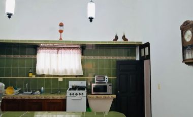 Casa en venta,  Estilo Colonial, Chicxulub Pueblo, cerca de la playa.
